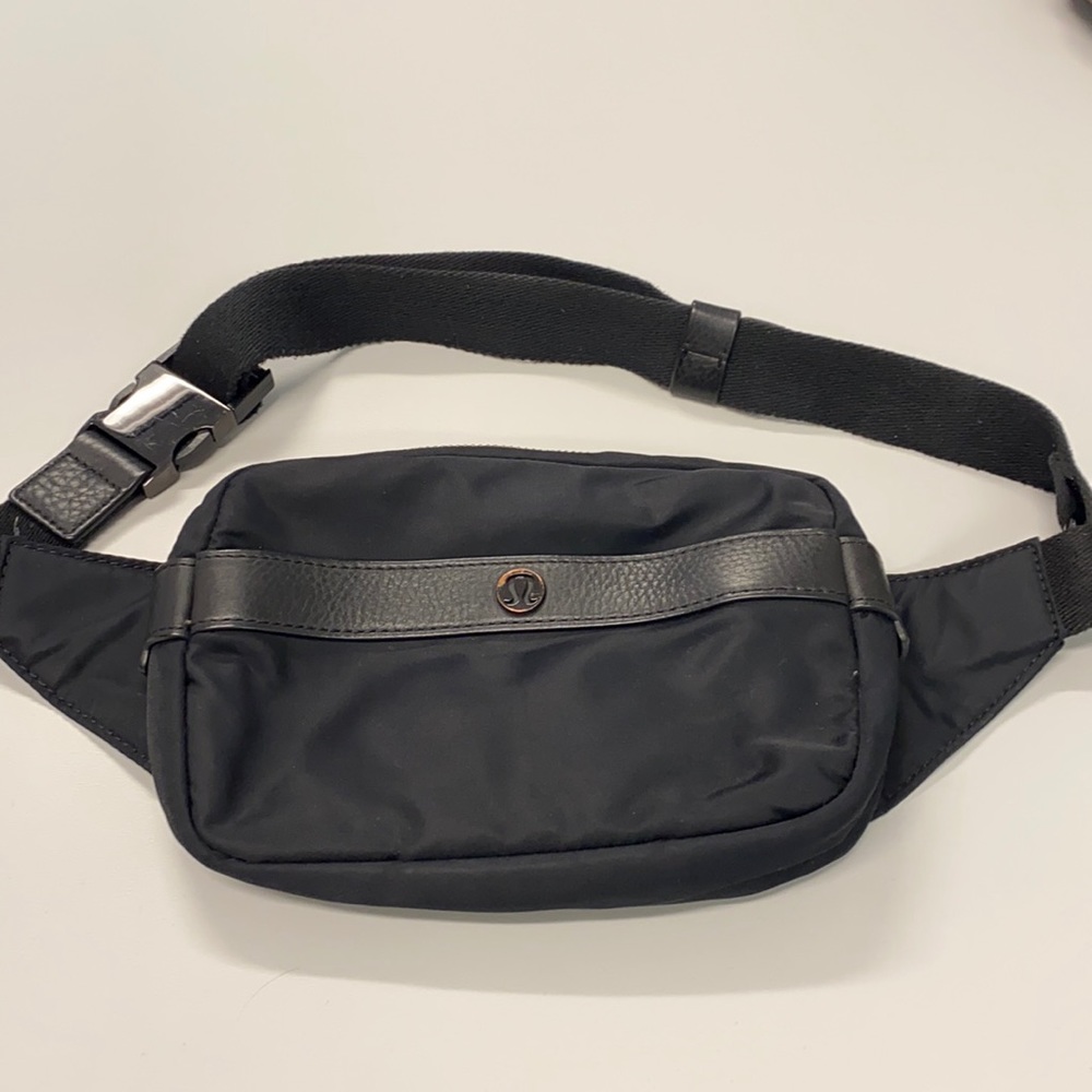 Black Lululemon Belt Bag